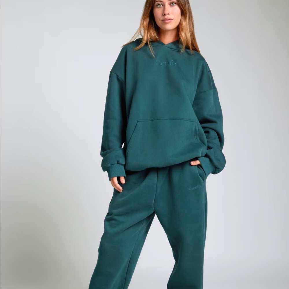 NWT comfrt pine Hoodie sweatset